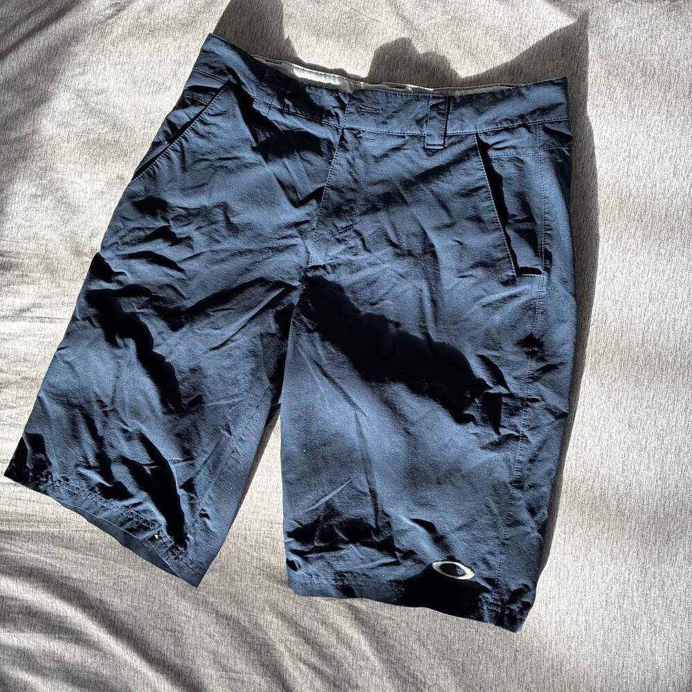 Oakley Performance Tech Shorts Navy Size 30